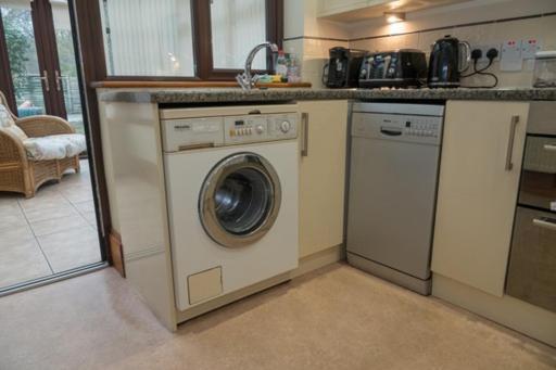 Beautiful Bexhill Cottage With Garden 3 Mins Walk To Beach Dış mekan fotoğraf